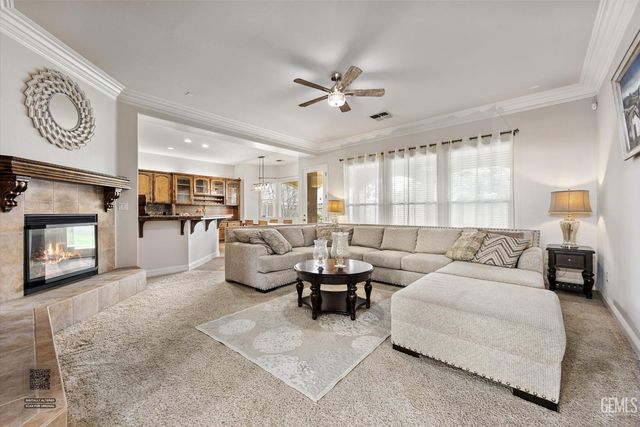 9905 Lightner Way, Bakersfield, CA 93311