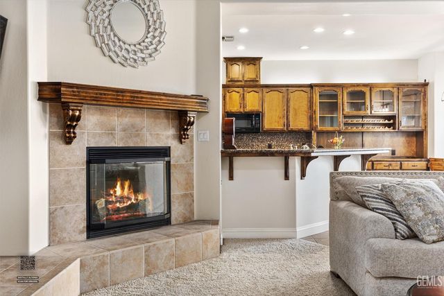 9905 Lightner Way, Bakersfield, CA 93311