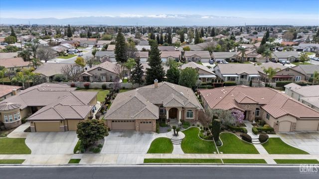 9905 Lightner Way, Bakersfield, CA 93311