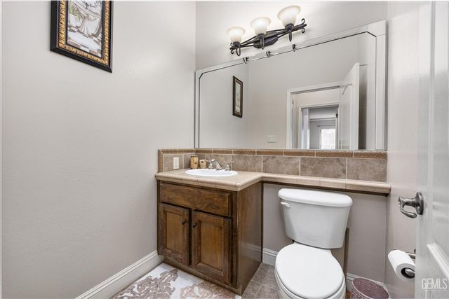 9905 Lightner Way, Bakersfield, CA 93311