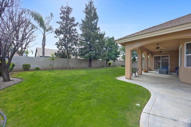 9905 Lightner Way, Bakersfield, CA 93311