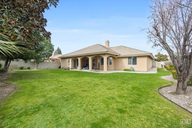 9905 Lightner Way, Bakersfield, CA 93311