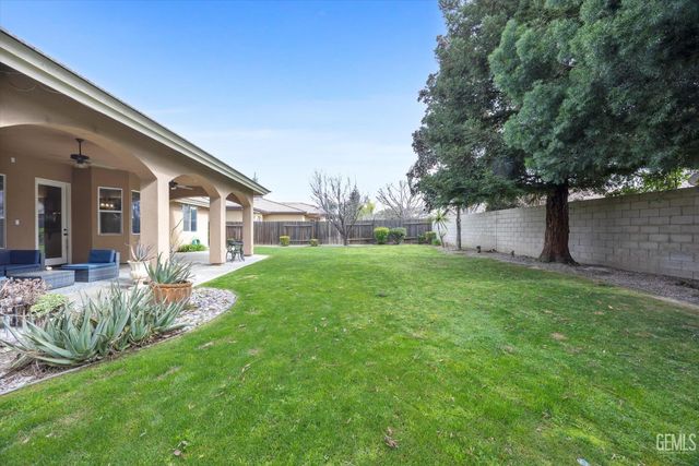 9905 Lightner Way, Bakersfield, CA 93311