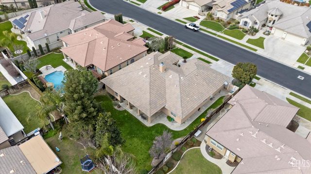 9905 Lightner Way, Bakersfield, CA 93311