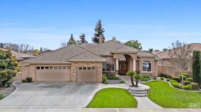 9905 Lightner Way, Bakersfield, CA 93311