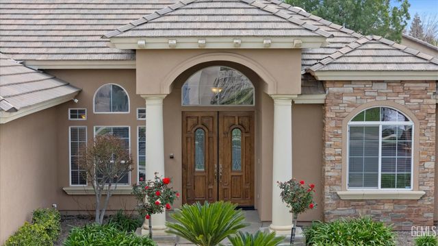 9905 Lightner Way, Bakersfield, CA 93311