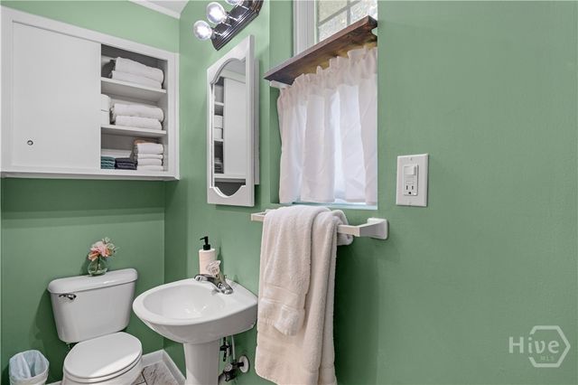 1504 W Creighton Place, Savannah, GA 31406