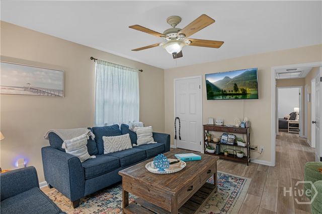 1504 W Creighton Place, Savannah, GA 31406