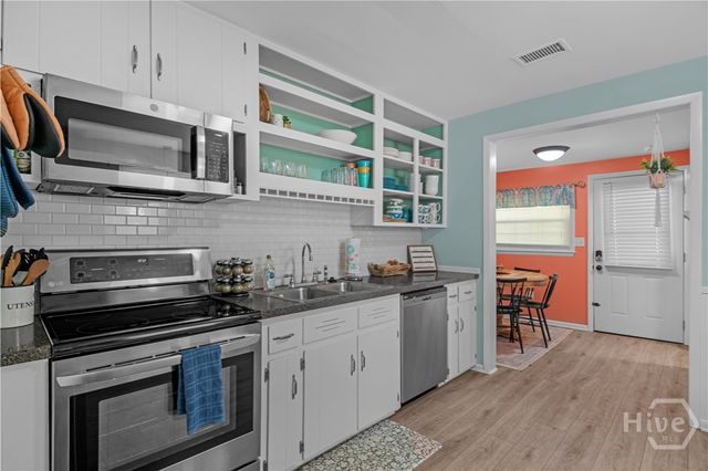 1504 W Creighton Place, Savannah, GA 31406