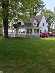 206 Edgewater Drive, Algonac, MI 48001