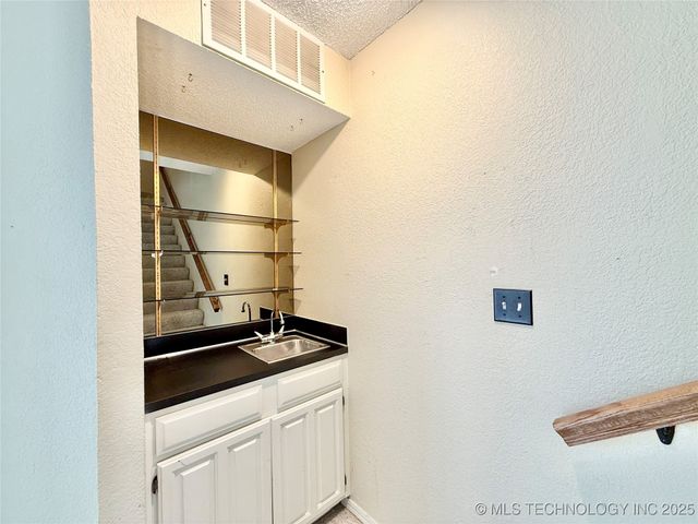 6232 S Yorktown Place 50B, Tulsa, OK 74136