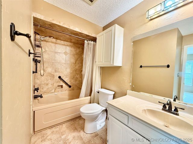 6232 S Yorktown Place 50B, Tulsa, OK 74136