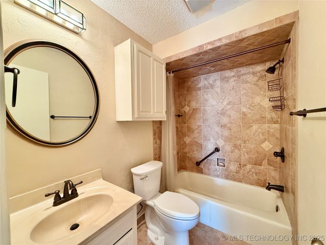 6232 S Yorktown Place 50B, Tulsa, OK 74136