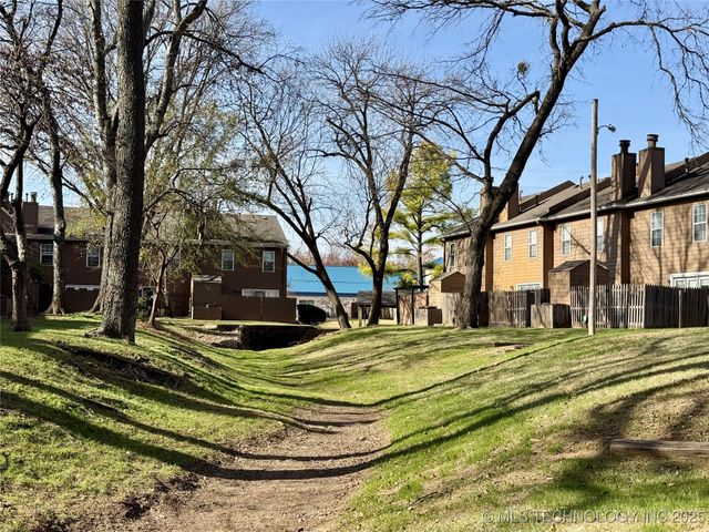 6232 S Yorktown Place 50B, Tulsa, OK 74136