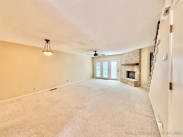 6232 S Yorktown Place 50B, Tulsa, OK 74136