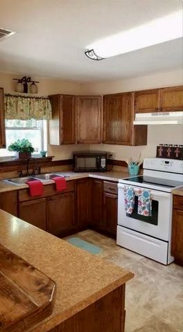 756 N Barton Street, Stephenville, TX 76401