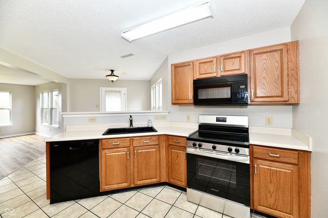 5508 Front Point Court, Indianapolis, IN 46237