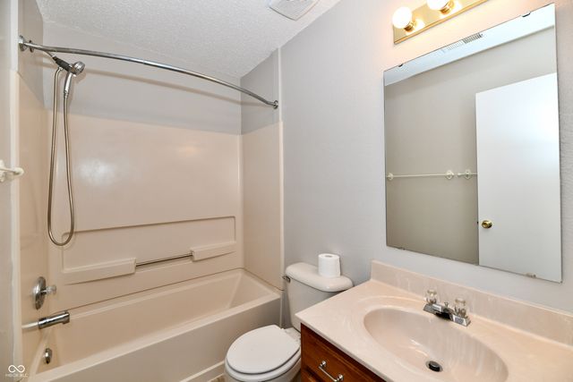 5508 Front Point Court, Indianapolis, IN 46237