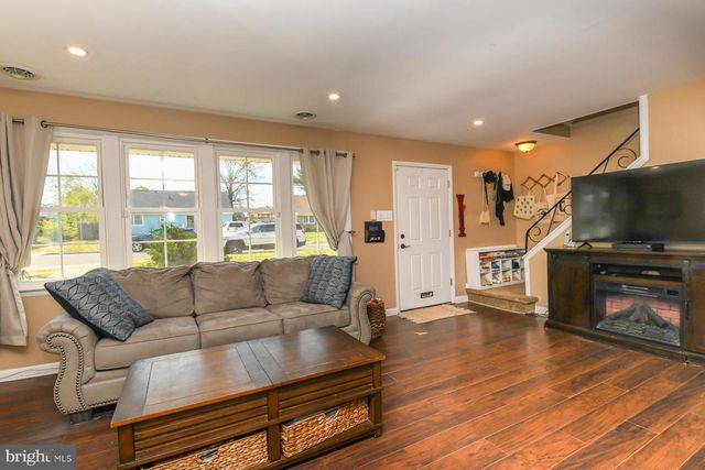 637 MUHLENBERG AVE, Deptford, NJ 08096