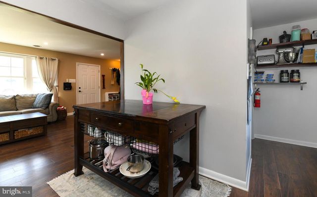 637 MUHLENBERG AVE, Deptford, NJ 08096