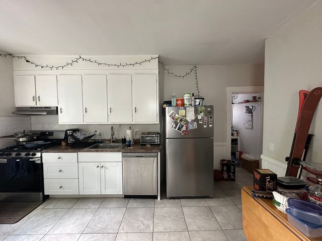 51 College Ave. 1, Somerville, MA 02144