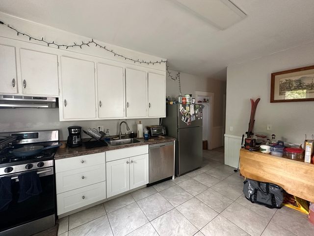 51 College Ave. 1, Somerville, MA 02144