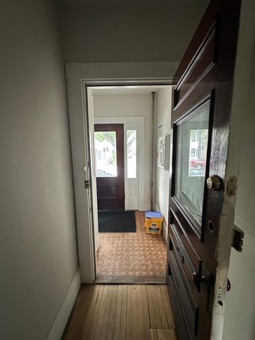 51 College Ave. 1, Somerville, MA 02144