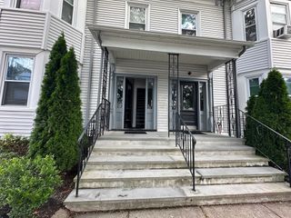 51 College Ave. 1, Somerville, MA 02144