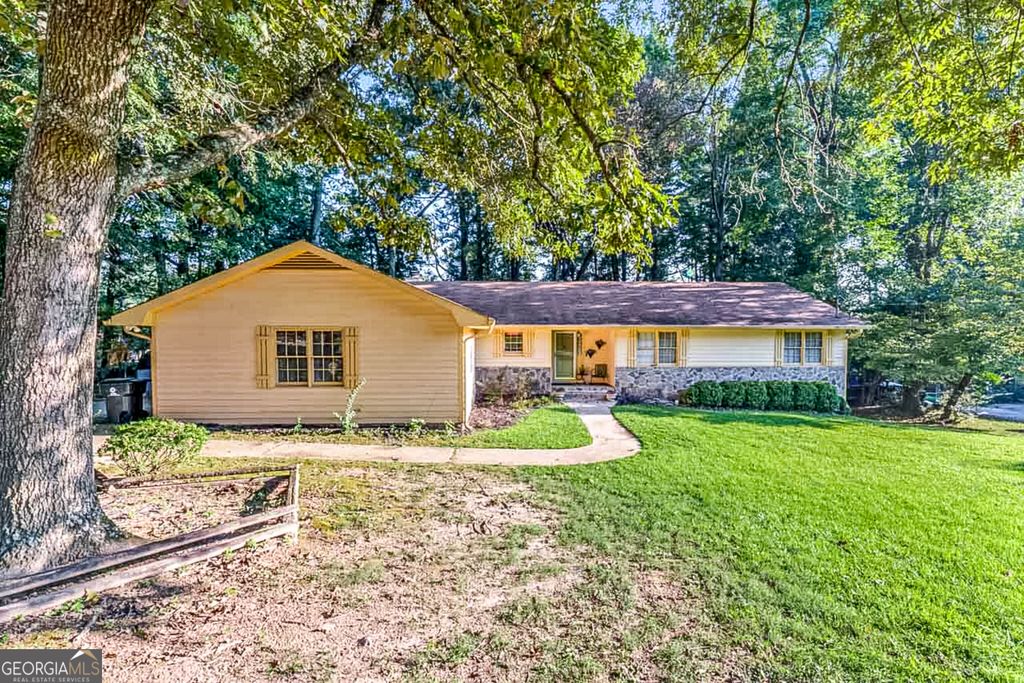 895 Corinth Drive, Jonesboro, GA 30238