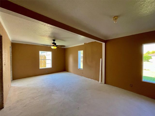903 W 8th Street, Freeport, TX 77541