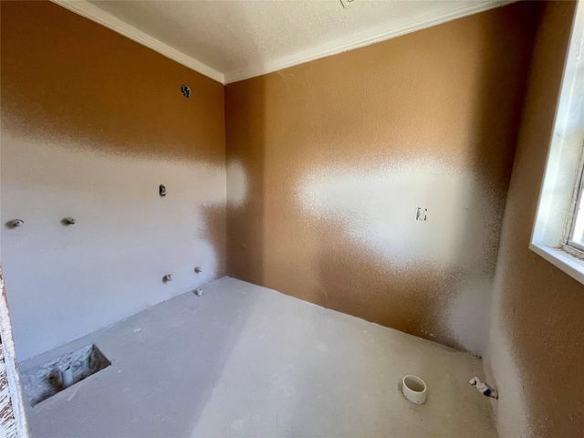 903 W 8th Street, Freeport, TX 77541