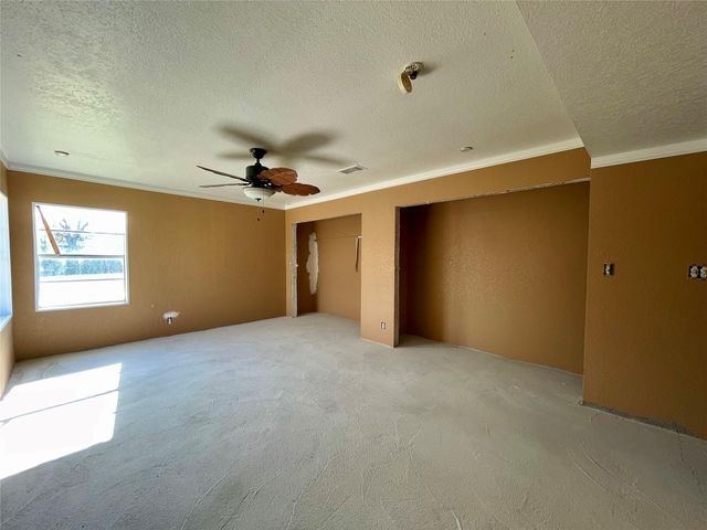 903 W 8th Street, Freeport, TX 77541