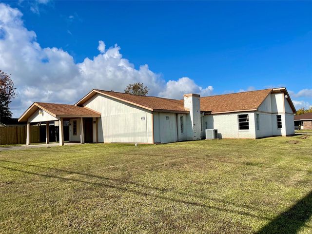 903 W 8th Street, Freeport, TX 77541