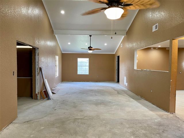 903 W 8th Street, Freeport, TX 77541