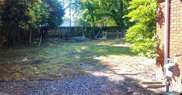 11 Greenwood RD, Newport News, VA 23601