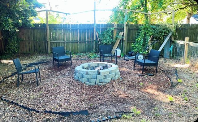 11 Greenwood RD, Newport News, VA 23601