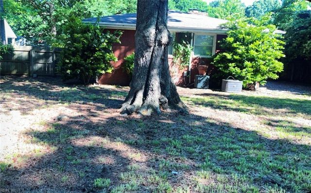 11 Greenwood RD, Newport News, VA 23601