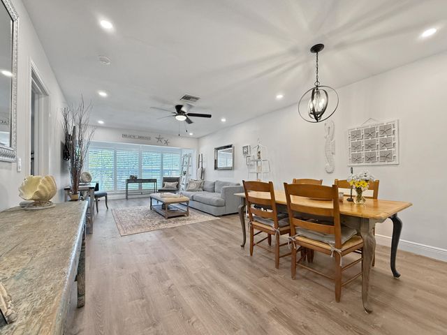 1021 Flame Vine Avenue 203, Delray Beach, FL 33445