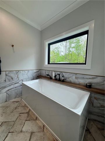 16 Mountain Creek NE Trail, Fairmount, GA 30139