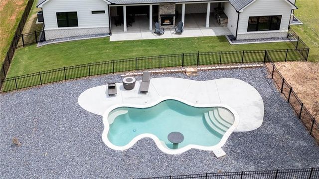 16 Mountain Creek NE Trail, Fairmount, GA 30139