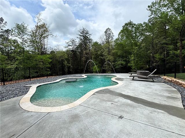 16 Mountain Creek NE Trail, Fairmount, GA 30139