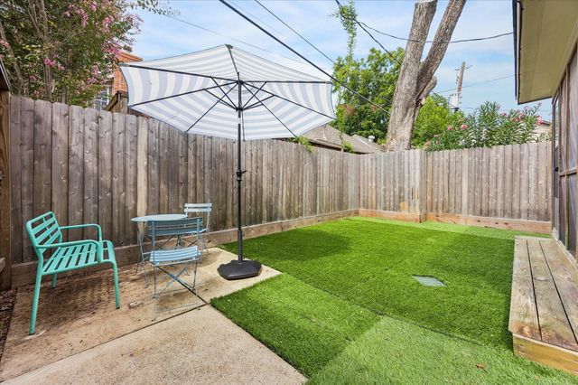 1614 Castle Court, Houston, TX 77006