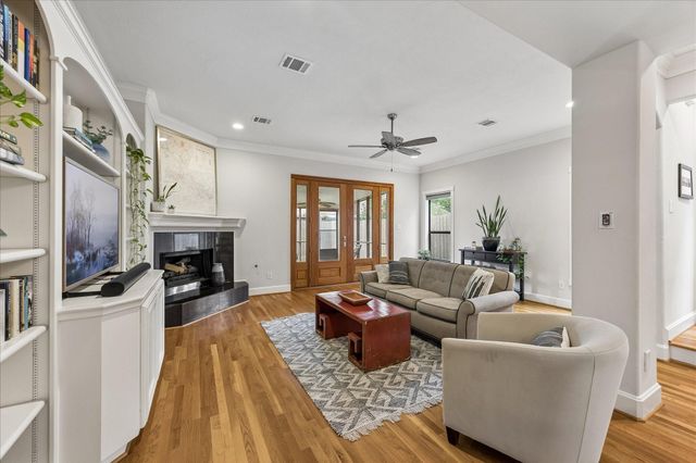 1614 Castle Court, Houston, TX 77006