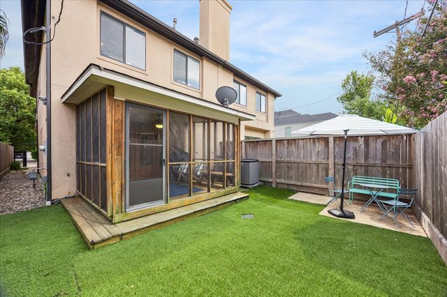 1614 Castle Court, Houston, TX 77006