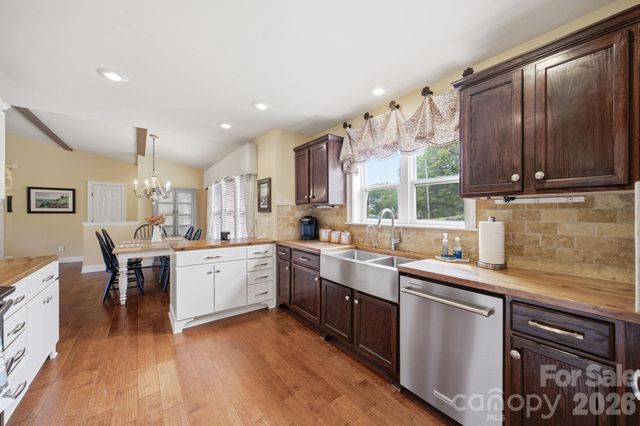 276 Four Diamond Drive, Seven Devils, NC 28604