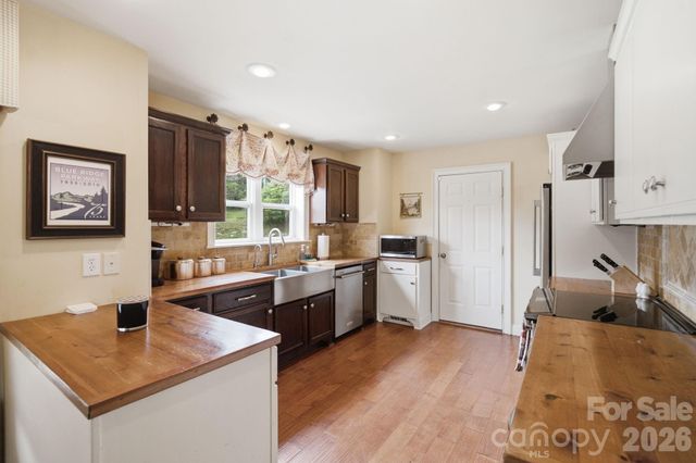 276 Four Diamond Drive, Seven Devils, NC 28604