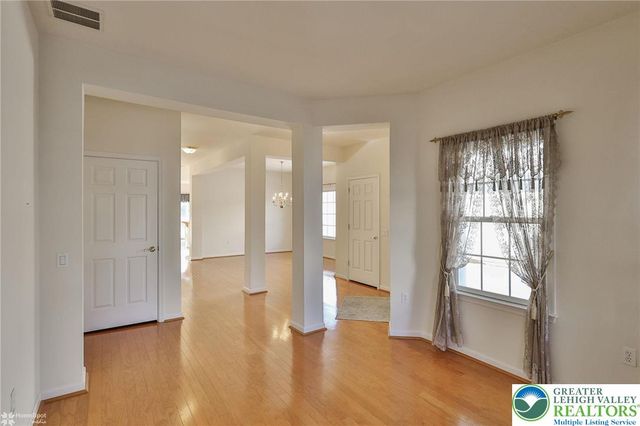 13 Devonshire Drive, Palmer Twp, PA 18045