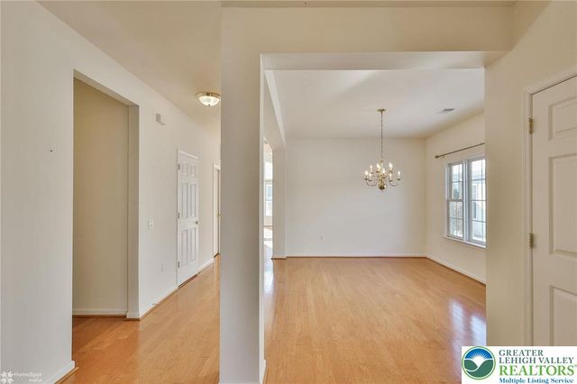 13 Devonshire Drive, Palmer Twp, PA 18045