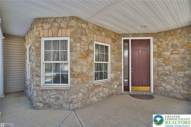 13 Devonshire Drive, Palmer Twp, PA 18045