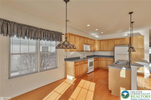 13 Devonshire Drive, Palmer Twp, PA 18045